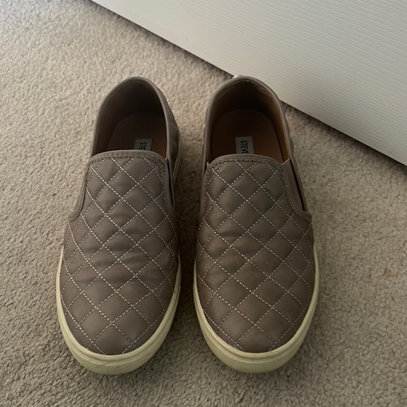 Steve Madden slip on sneakers - Picture 1 of 3